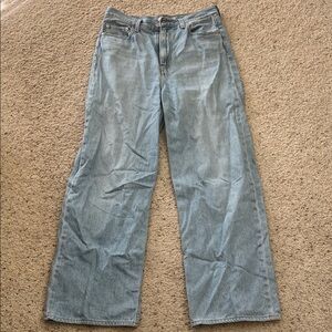 Women’s Levi High Loose Jean - size 29